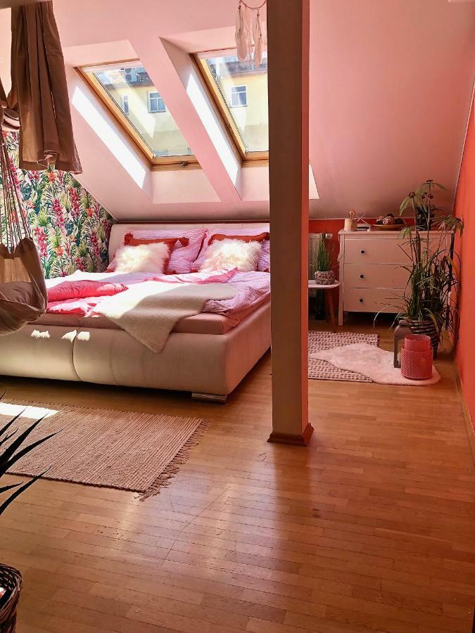 Duplex With Quite Terrace On Wenceslas Sq. Praga Exterior foto