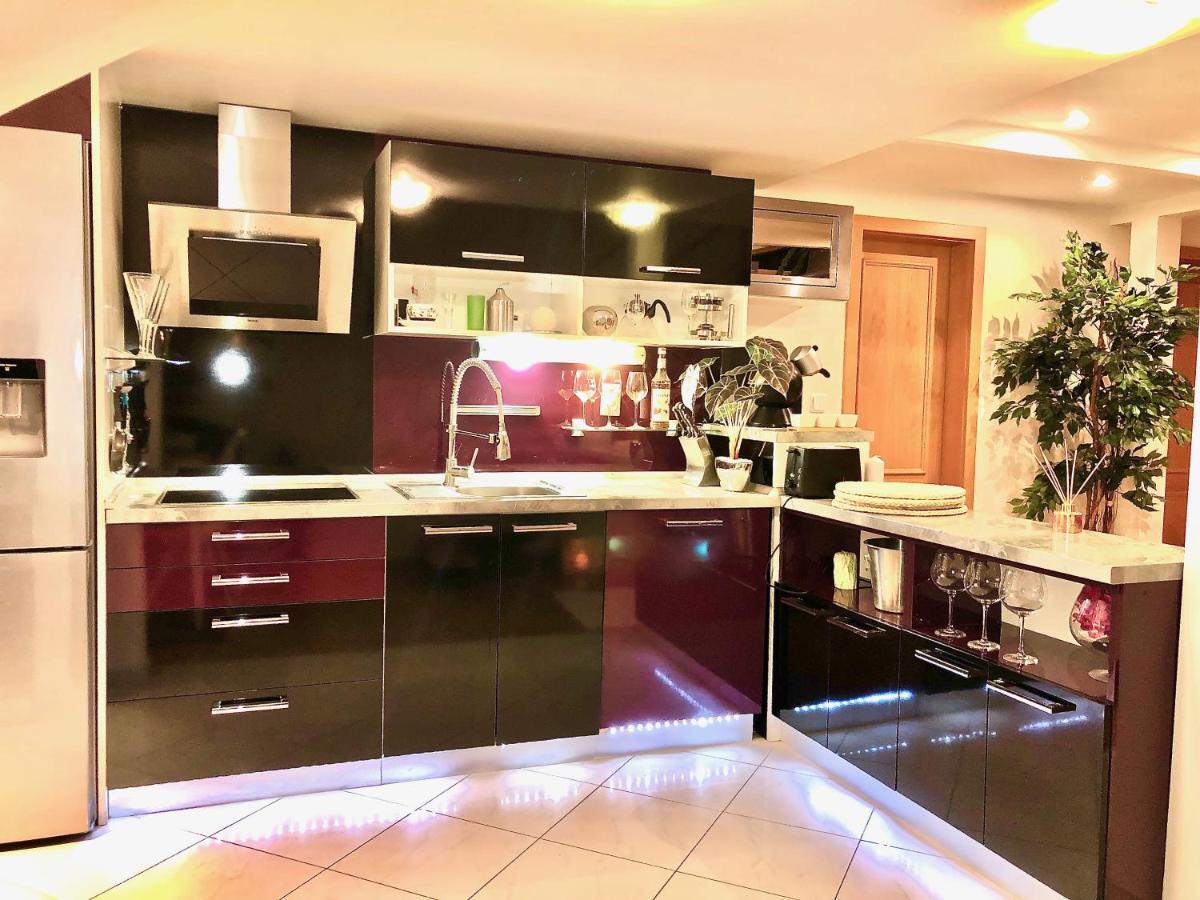 Duplex With Quite Terrace On Wenceslas Sq. Praga Exterior foto