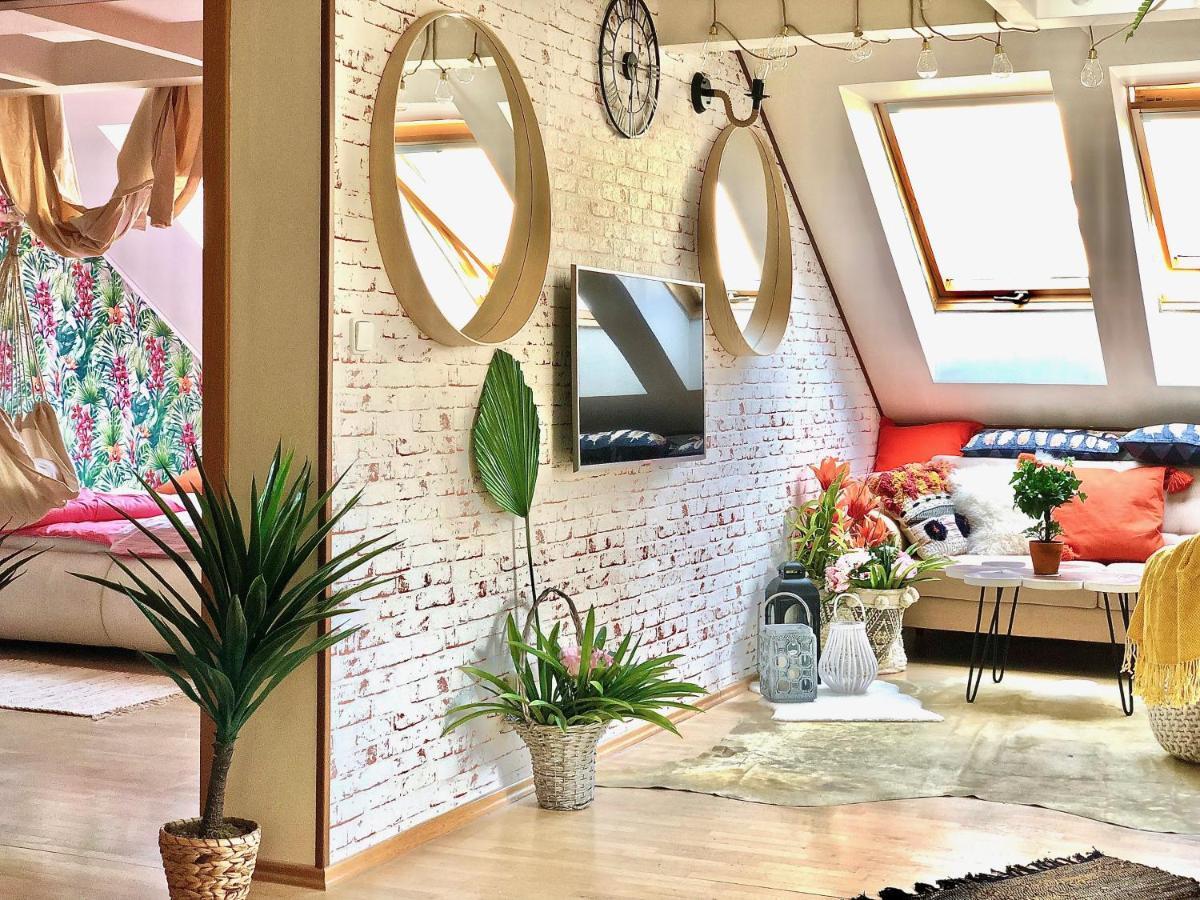 Duplex With Quite Terrace On Wenceslas Sq. Praga Exterior foto